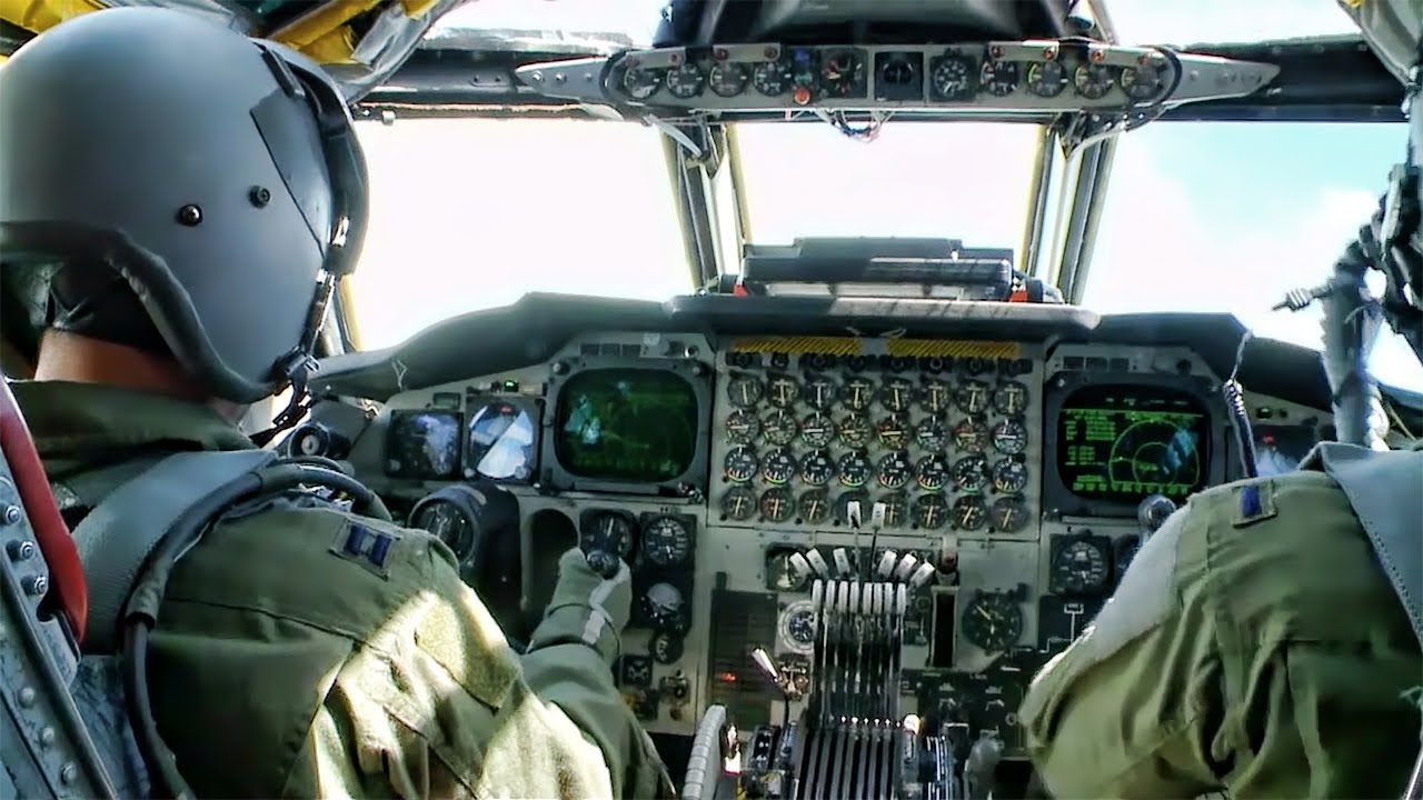 Inside a 60-year-old B-52 Stratofortress Cockpit • Takeoff To Landing