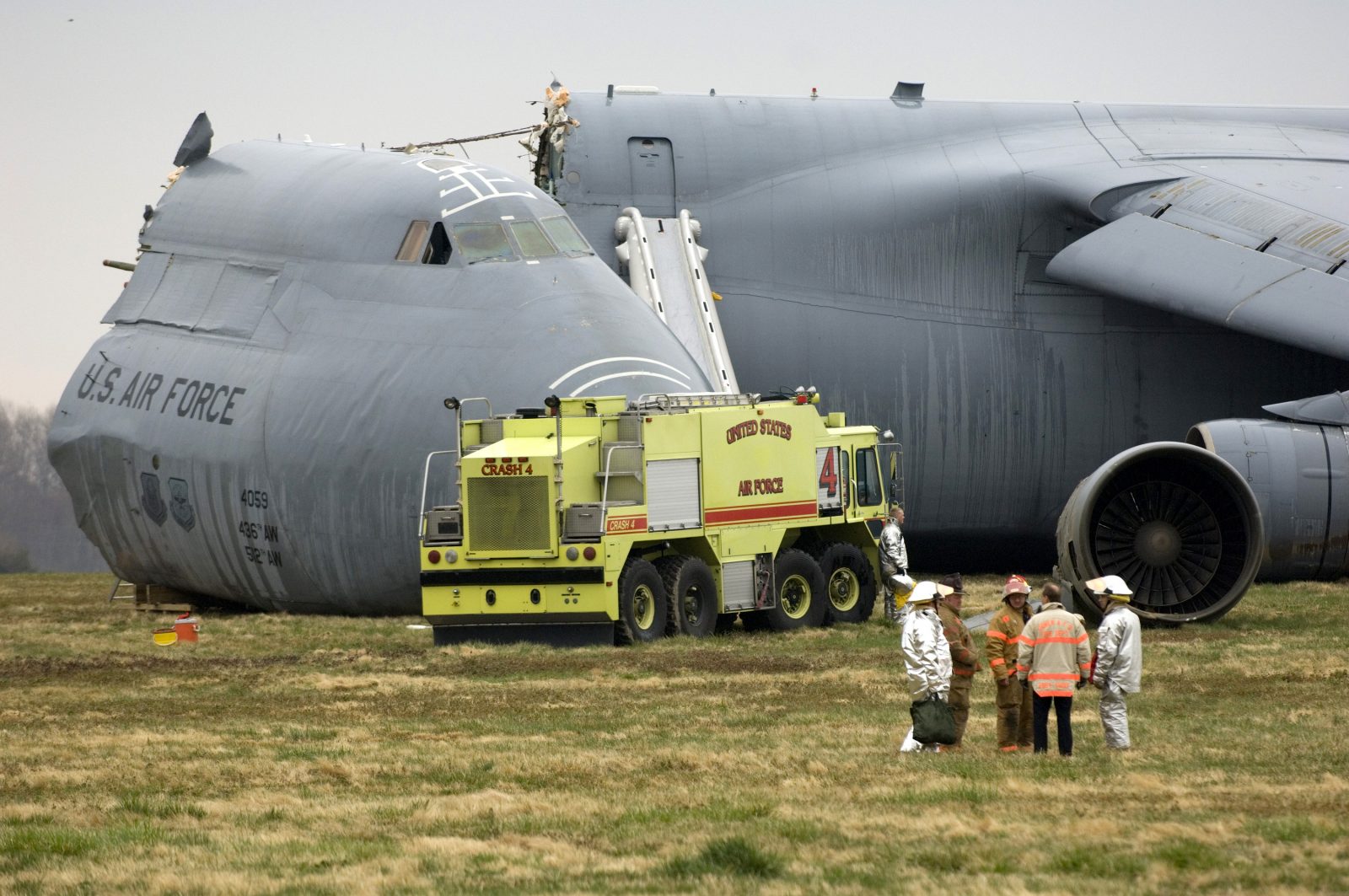 C-5 Galaxy crashes at Dover AFB