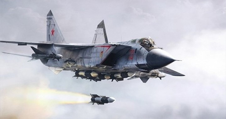 Watch: MiG-31 Shooting Down a supersonic cruise missile In the Stratosphere