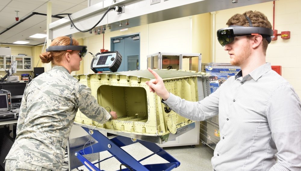 AFRL developing a augmented reality System for inspections of aircraft