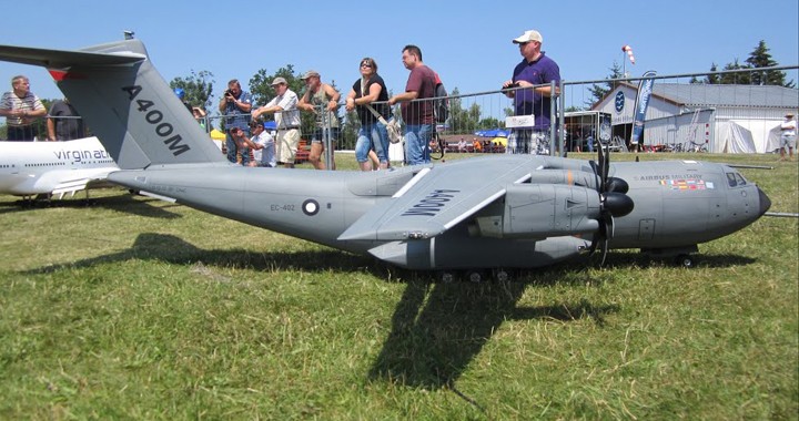RC Airbus A400M Scale Model Airplane that can Drop R/C  Paratrooper