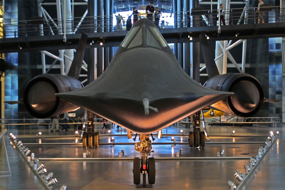 Unique SR-71 Blackbird tires that Sustained substantial heat produced by cruising at Mach 3