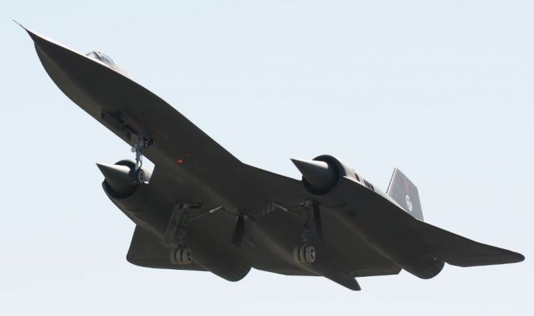 Video Features Award Winning Gigantic SR-71 Blackbird RC Scale Model Blasting Through The Skies With Dynamic Turbine Engines