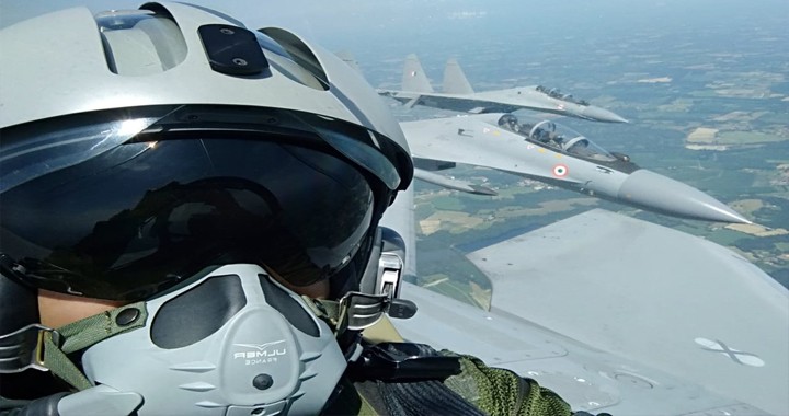 French Fighter jet pilot takes selfie from inside of Russian-developed Su-30 while flying 1,317mph 