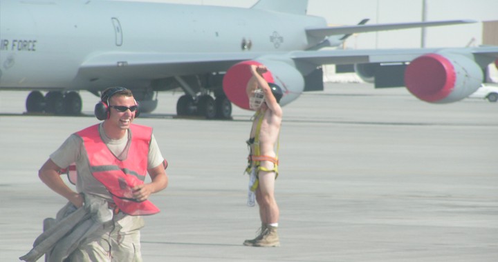 Air Force Funny Aircraft marshalling Videos: How not to instruct the Fighter pilot