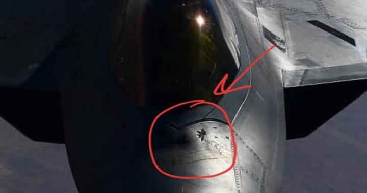 Damaged-F-22-Raptor.jpg