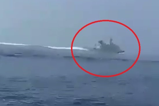 Iranian Navy Released Footage of Royal Navy destroyer chased down by IRGCN fast attack boats