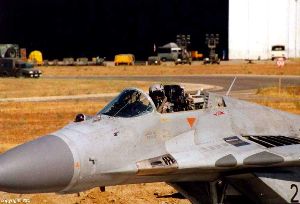Unique Photo Shows German Air Force Pilot Who Landed MiG-29G Without Canopy