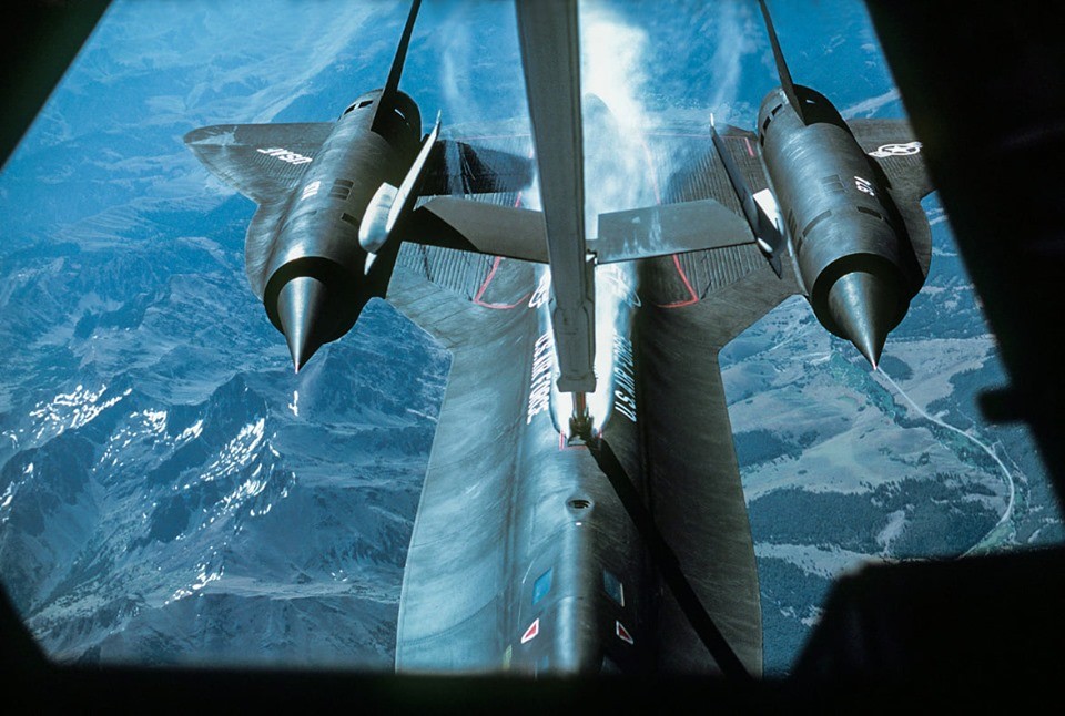 Here's Why The SR-71 Blackbird Had To Refuel After Takeoff
