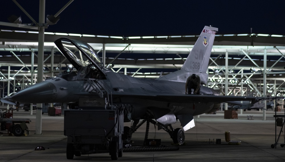 U.S. Air Force Upgrading 350 F-16 Fighting Falcon Jets With New AESA Radars