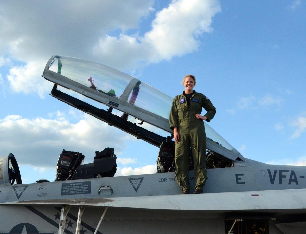 Caroline Johnson Became The First Woman To Bomb ISIS From F/A-18 Super Hornet