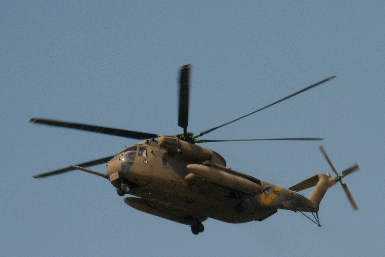 Israeli Defence Force Sikorsky CH-53 Yas'ur Helicopter Makes Emergency Landing