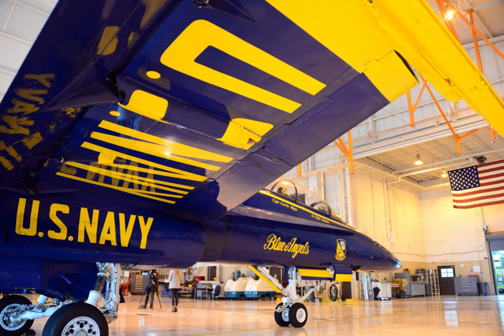 Here's First Look At F/A-18E Super Hornet In Blue Angels Paint