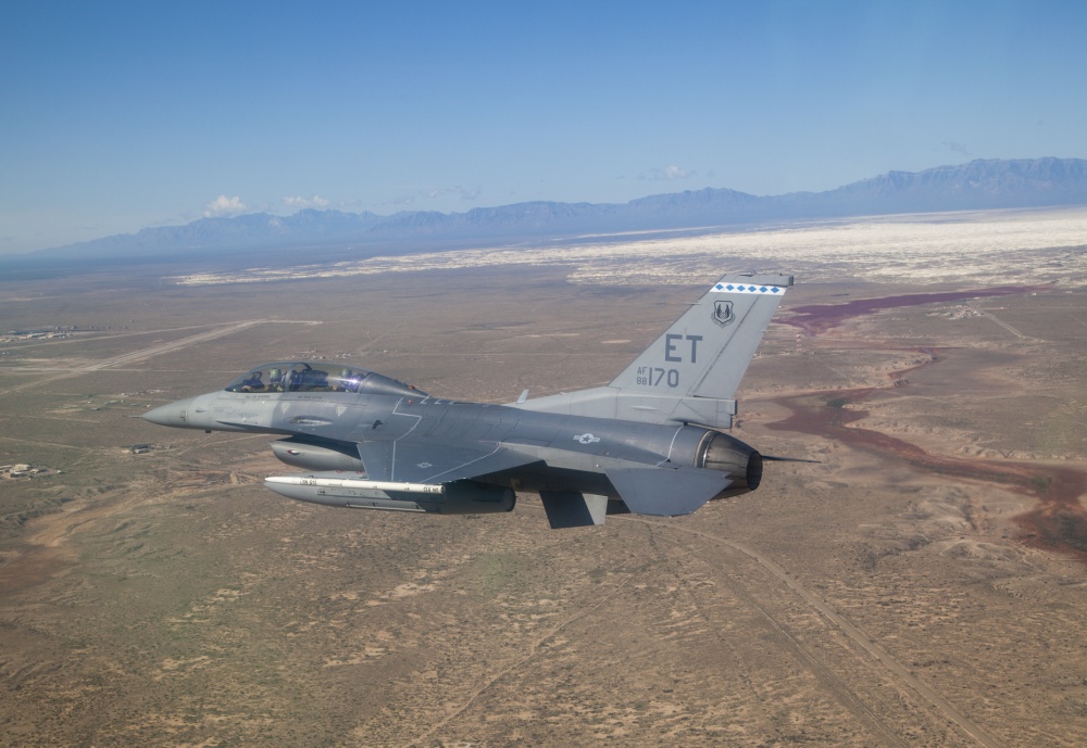U.S. Air Force F-16C Fighting Falcon Crashes at Holloman AFB In New Mexico