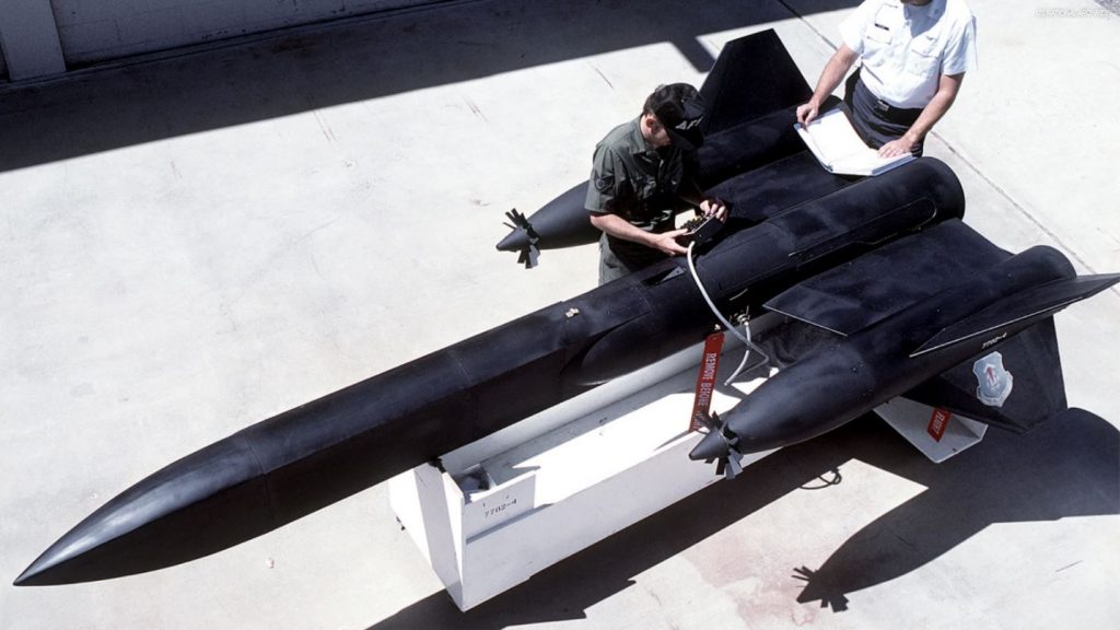 Here's SR-71 Blackbird Looking Tow Target 