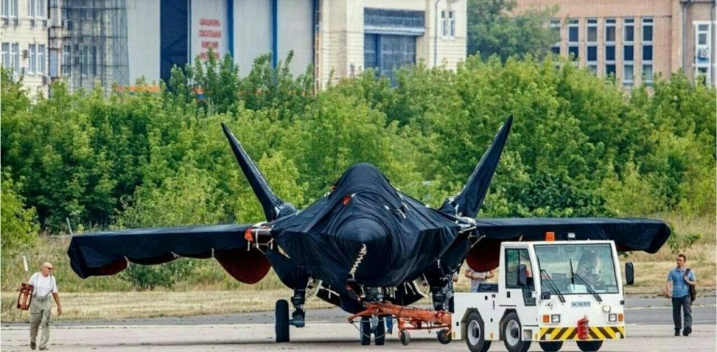 Glimpse Of New Russian Single-engine Stealth Fighter Jet