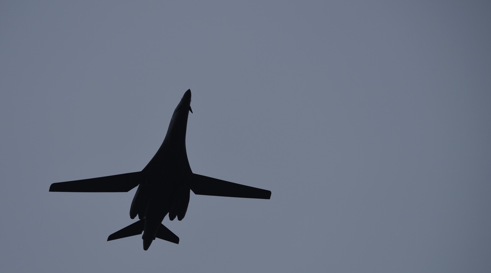 B-1B Lancer Take-off, Touch And Go, and Steep Banking Climb