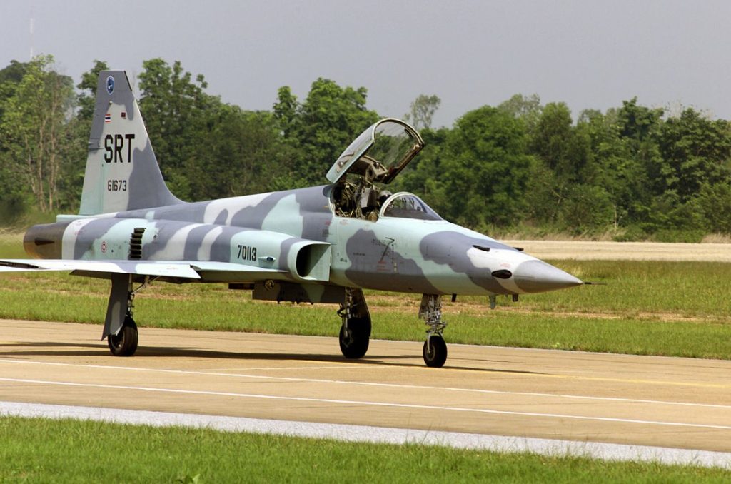 RTAF Northrop F-5 Crashes In Chai Badan District