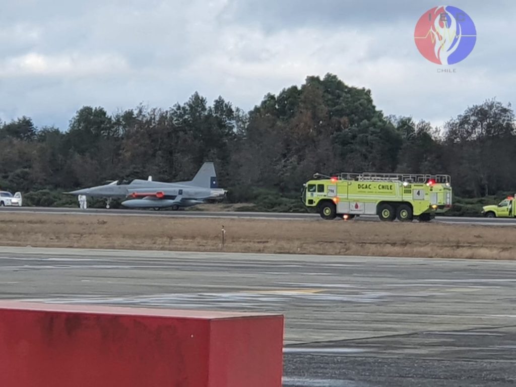 Fuerza Aérea de Chile F-5E Tiger III Lost Canopy After Taking off From El Tepual Airport
